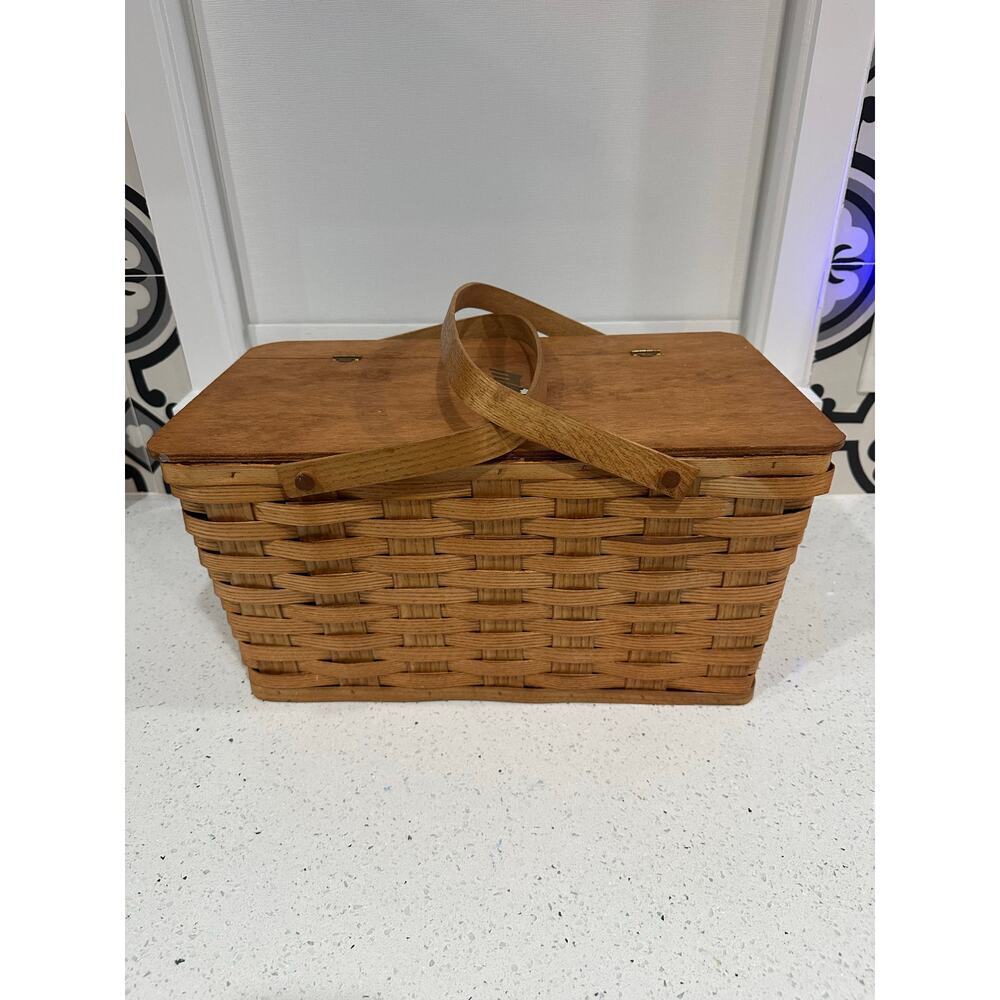 RARE VTG Winston Cigarettes Woven Picnic Basket With Hinged Lid & Accessories - Picture 2 of 5